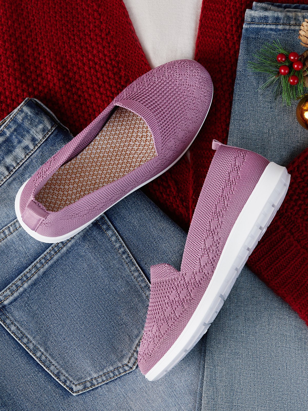 Round Toe Breathable Mesh Flat Heel Soft Sole Comfortable Lightweight Casual Sneakers