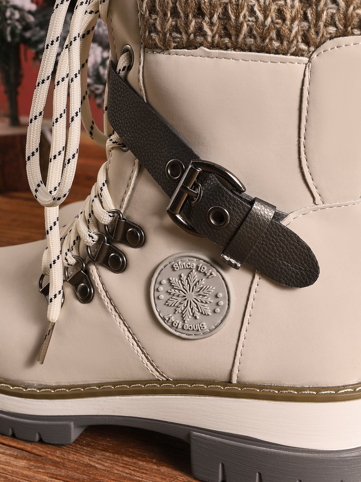Wool Stitching PU Lace Buckle Middle Snow Snow Boots