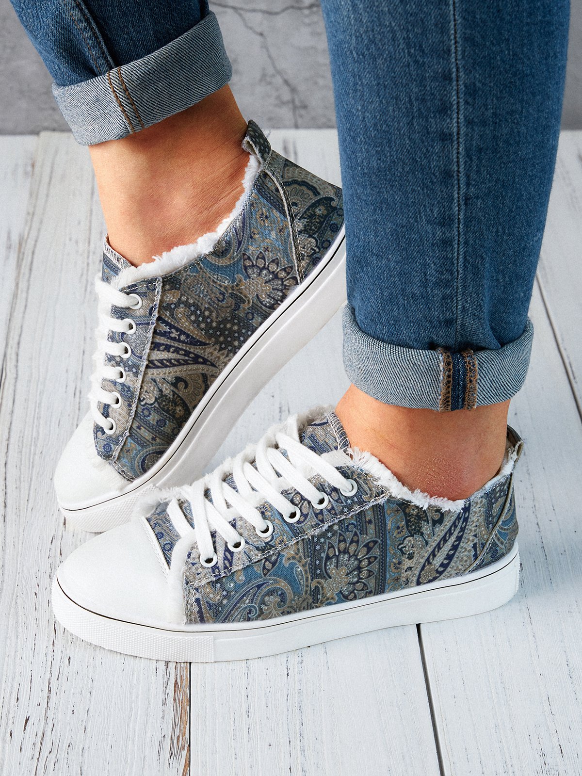Women Ethnic All Season Ethnic Wearable Flat Heel Closed Toe Fabric Lace-Up Canvas Sneakers