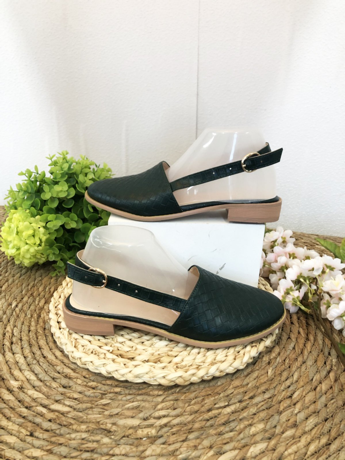 Leather Flats/loafers