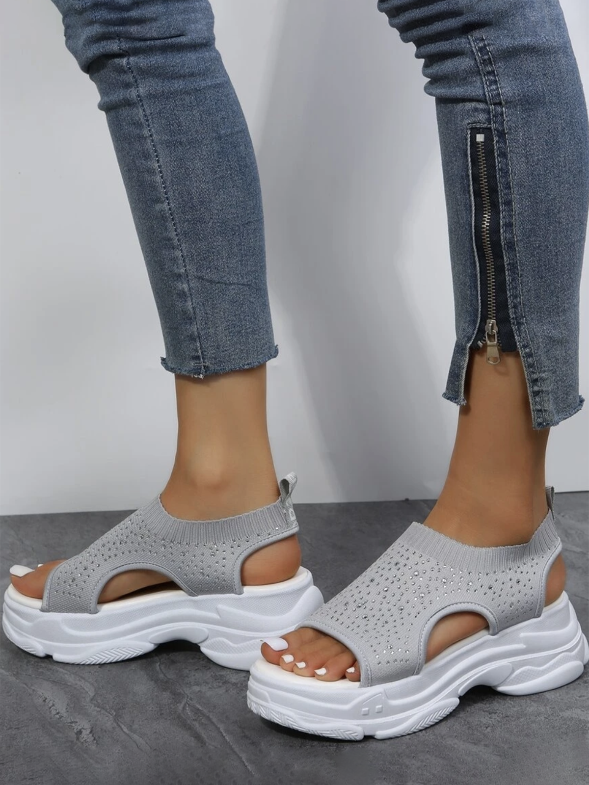 Plain Summer Sports Wearable Sports & Outdoor Mesh Fabric Plus Size Slip On Sports Sandals Sneakers for Women