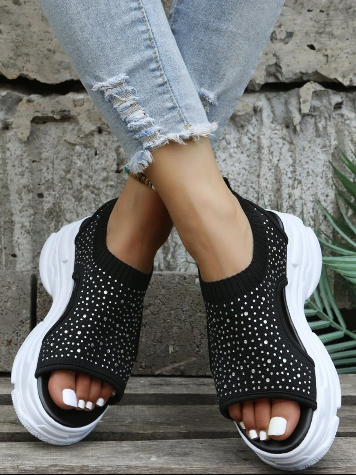 Plain Summer Sports Wearable Sports & Outdoor Mesh Fabric Plus Size Slip On Sports Sandals Sneakers for Women