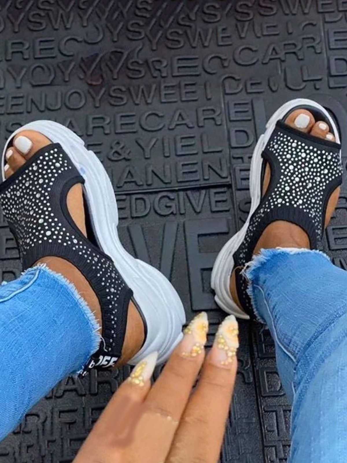 Plain Summer Sports Wearable Sports & Outdoor Mesh Fabric Plus Size Slip On Sports Sandals Sneakers for Women