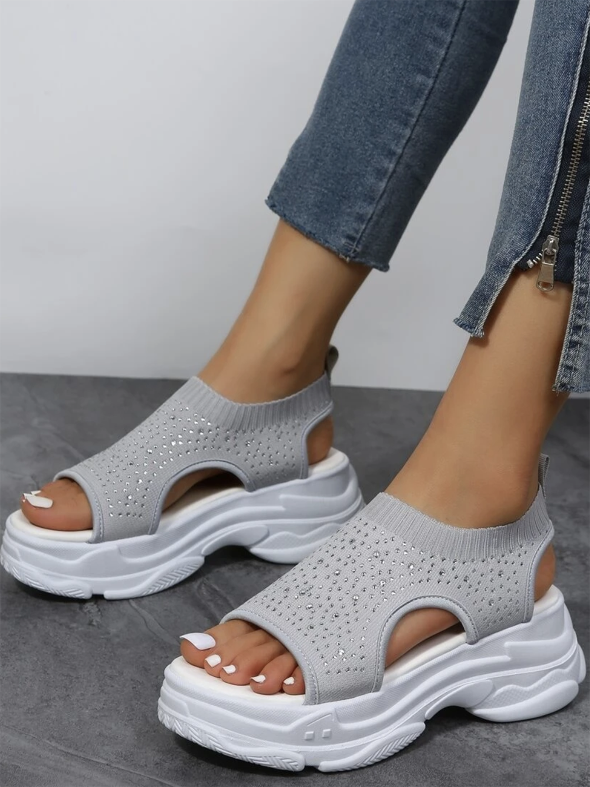 Plain Summer Sports Wearable Sports & Outdoor Mesh Fabric Plus Size Slip On Sports Sandals Sneakers for Women