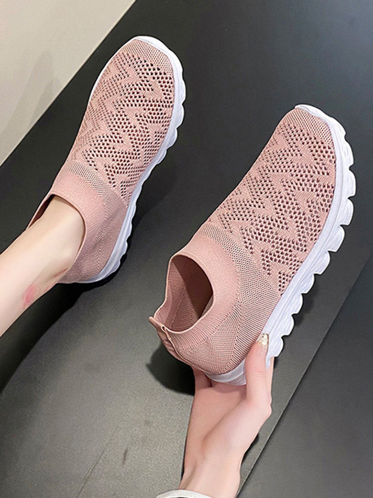 Geometric Lightweight Soft Sole Non-Slip Flyknit Sneakers