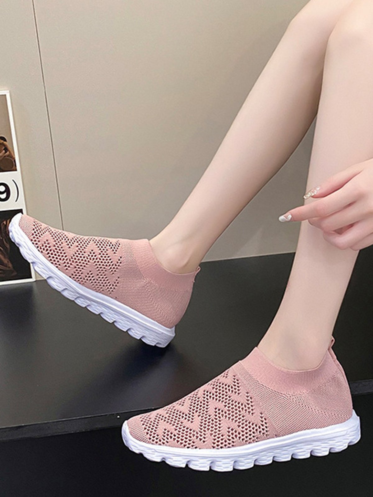 Geometric Lightweight Soft Sole Non-Slip Flyknit Sneakers