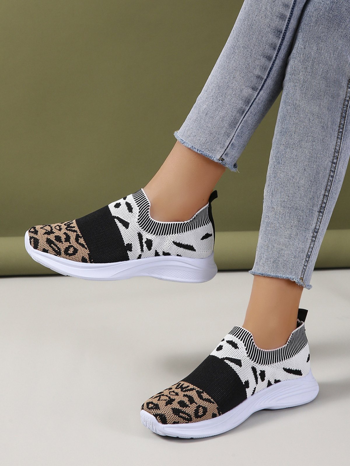 Leopard Print Contrast Flyknit Sneakers