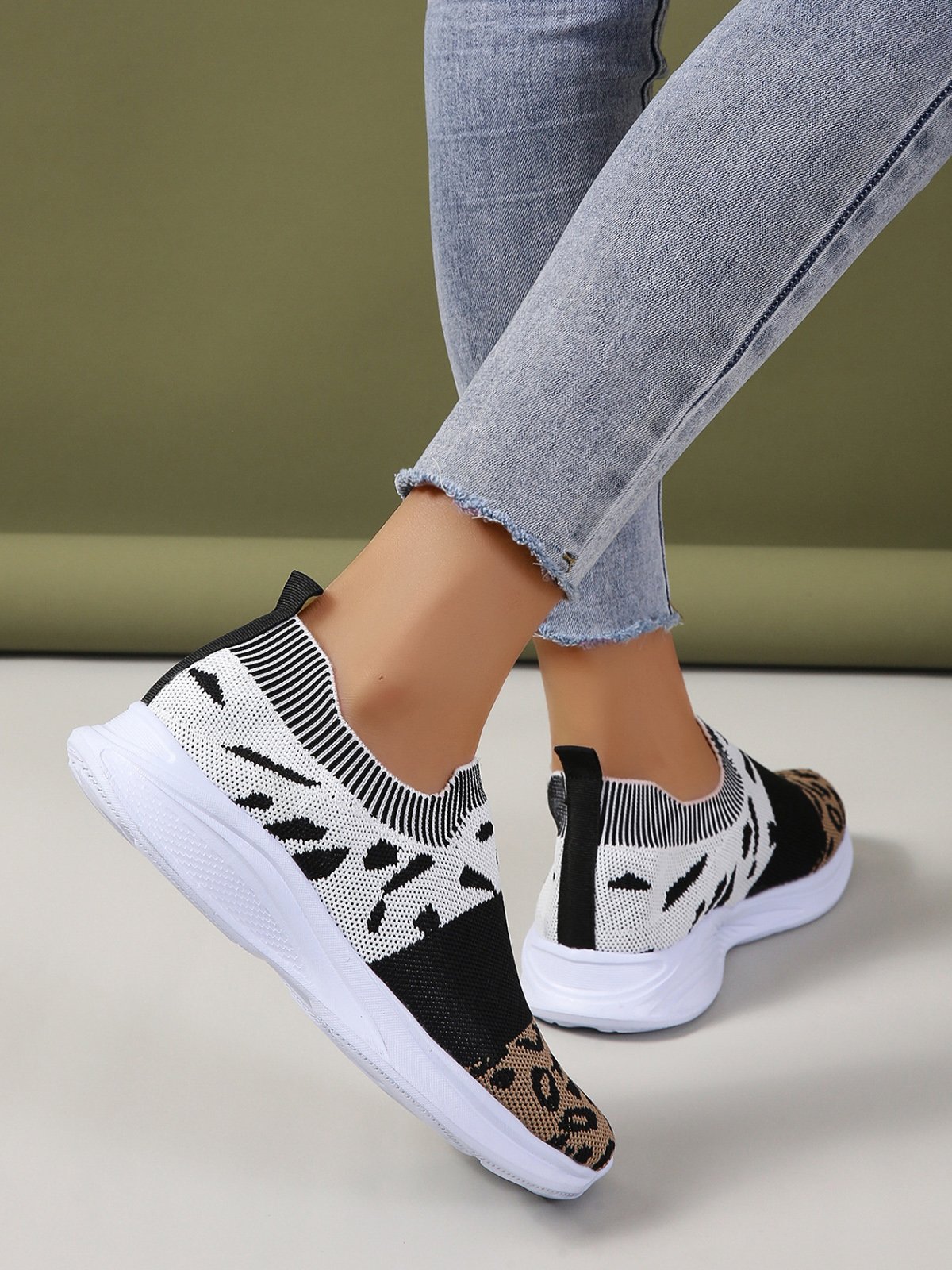 Leopard Print Contrast Flyknit Sneakers