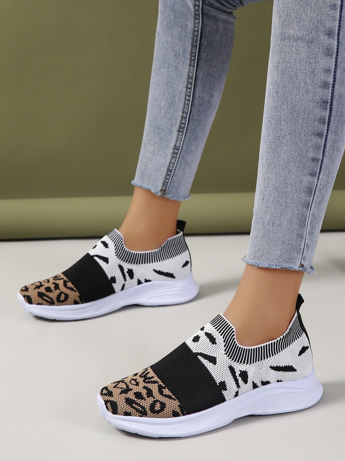 Leopard Print Contrast Flyknit Sneakers