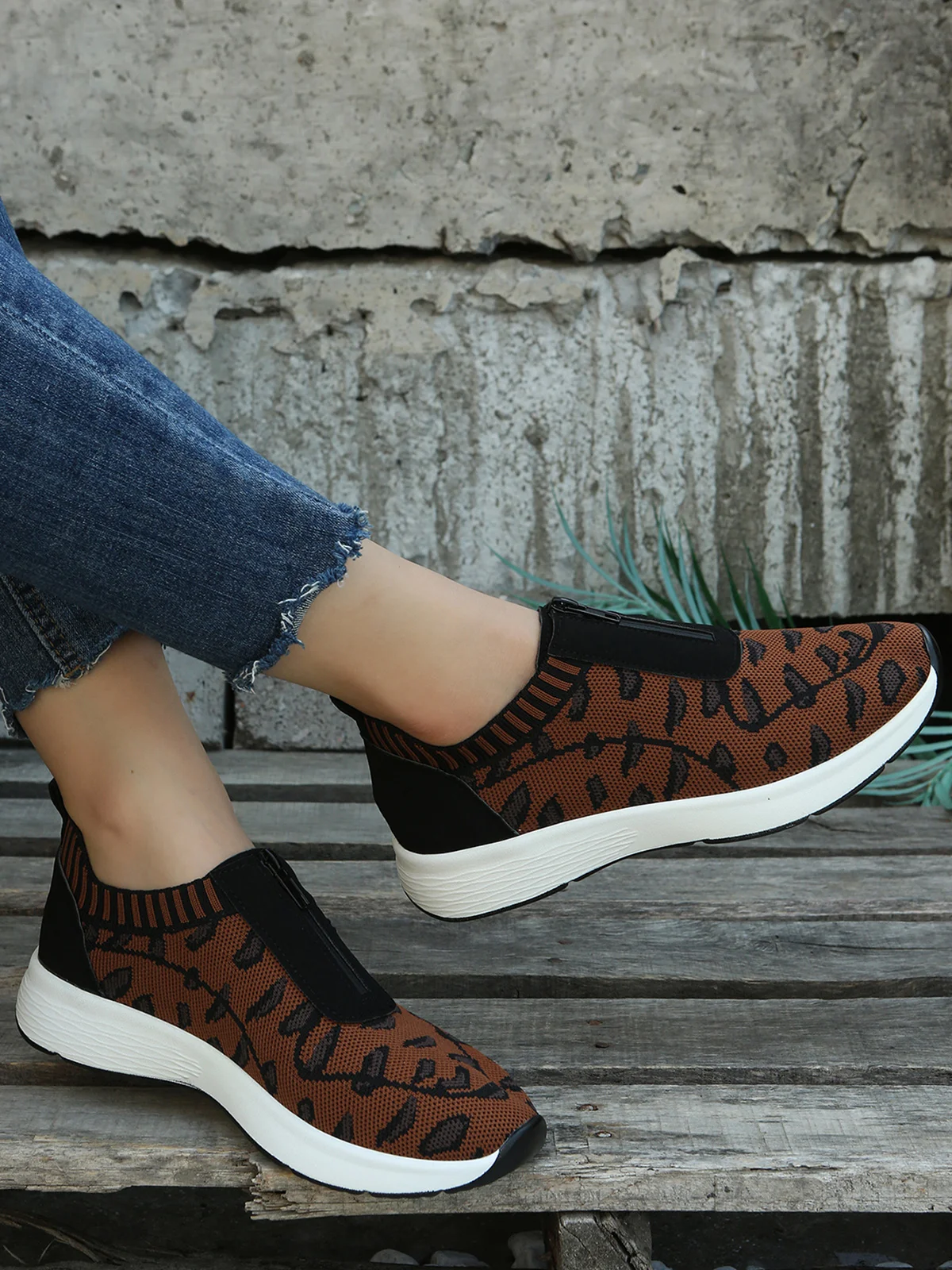 Leopard Print Plain Zip Panel Comfortable Flyknit Sneakers