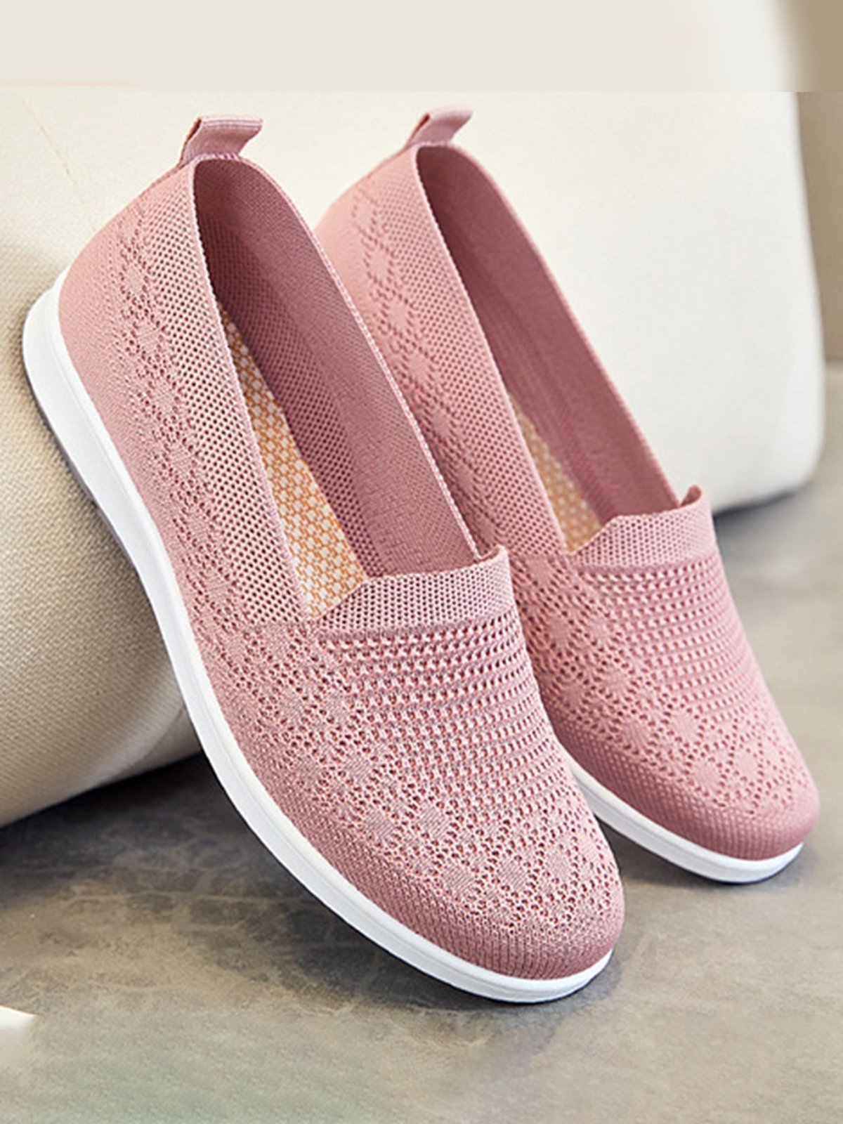 Round Toe Breathable Mesh Flat Heel Soft Sole Comfortable Lightweight Casual Sneakers