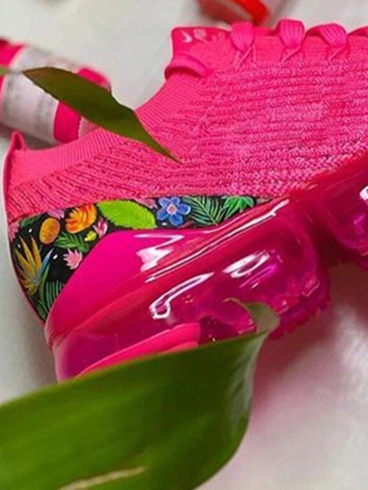 Printed Panel Lightweight Flyknit Air-Cushioned Sneakers