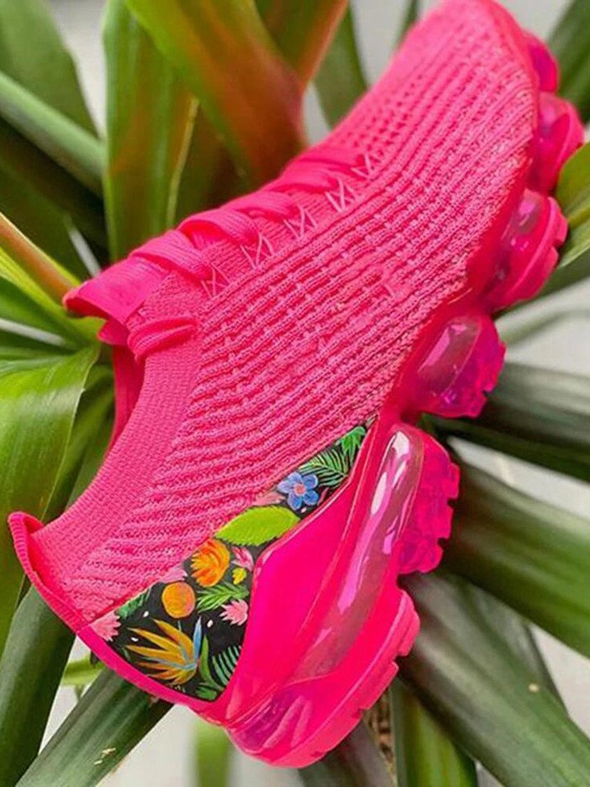 Printed Panel Lightweight Flyknit Air-Cushioned Sneakers