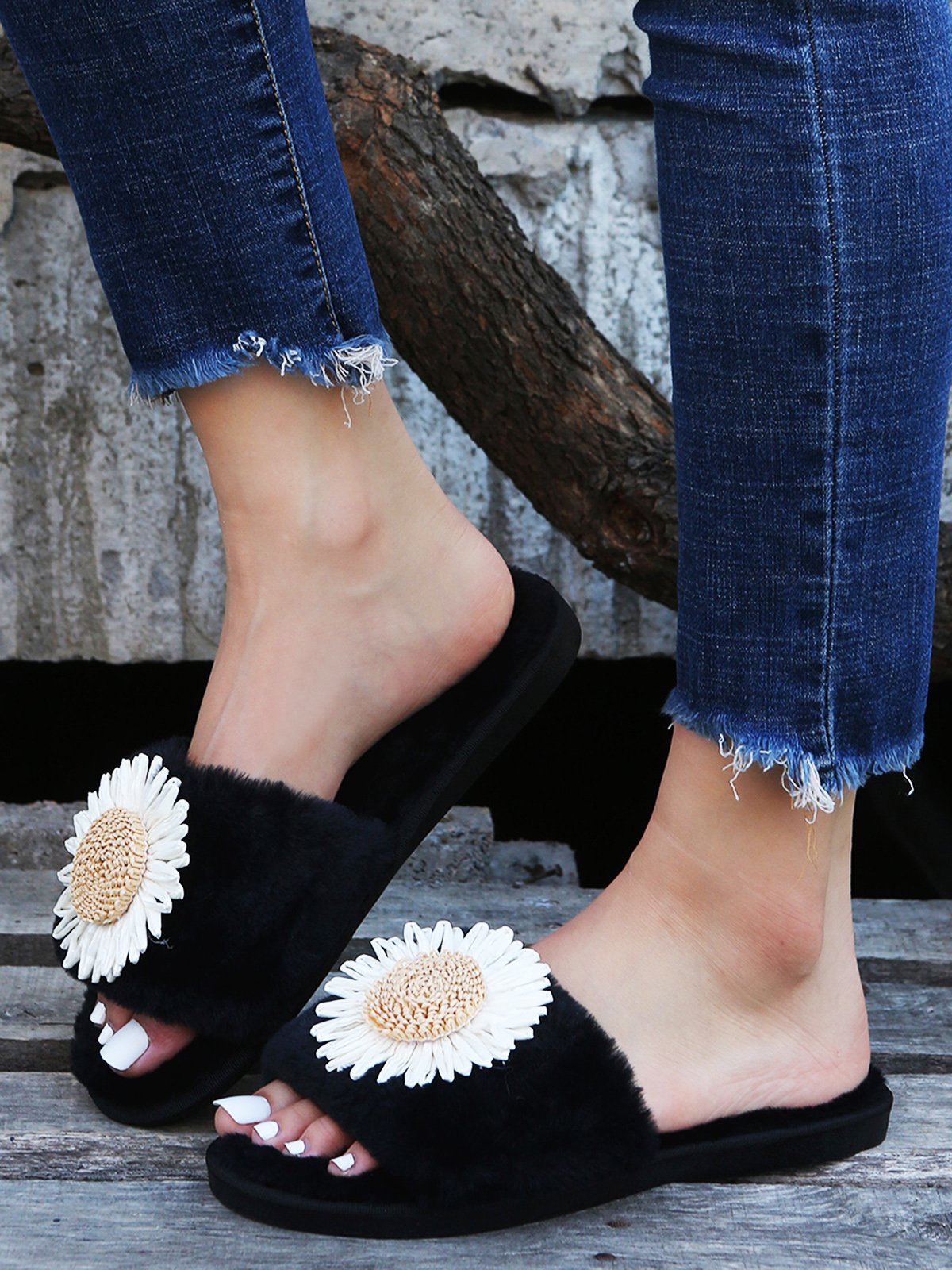 Daisy Furry Home Slippers One Size Small