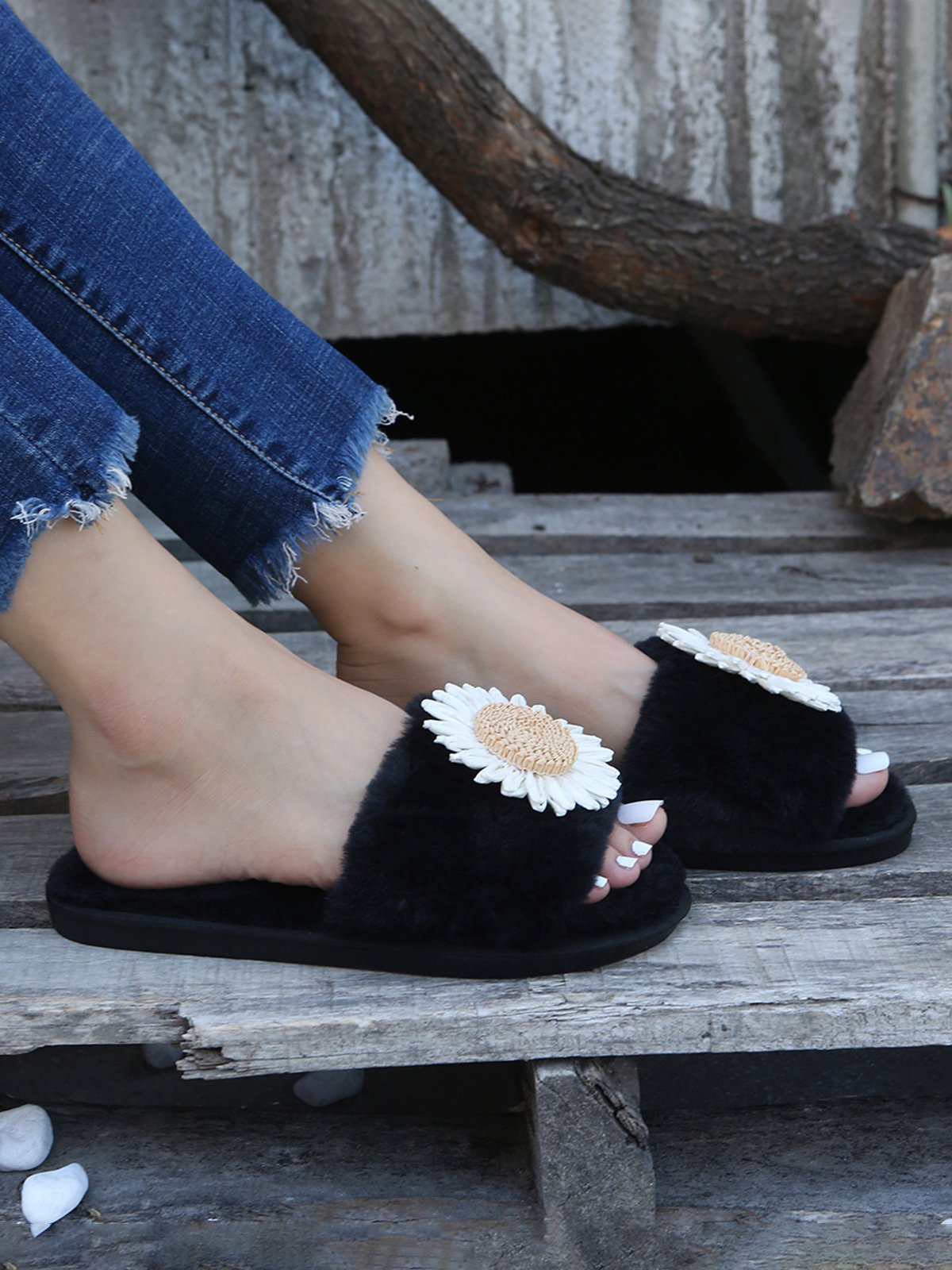 Daisy Furry Home Slippers One Size Small