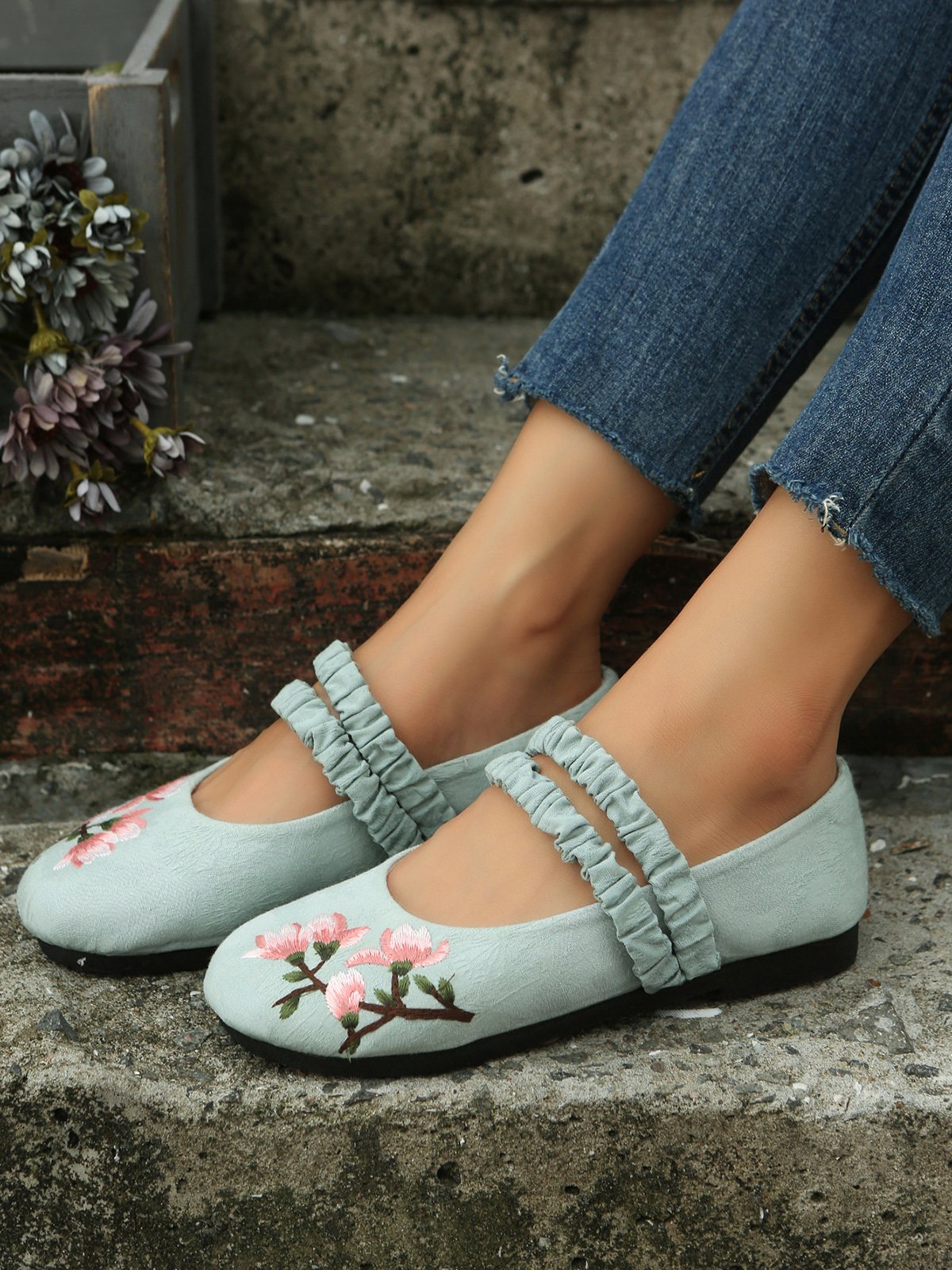 Bohemian Ethnic Floral Embroidery Linen Mary Jane Flats