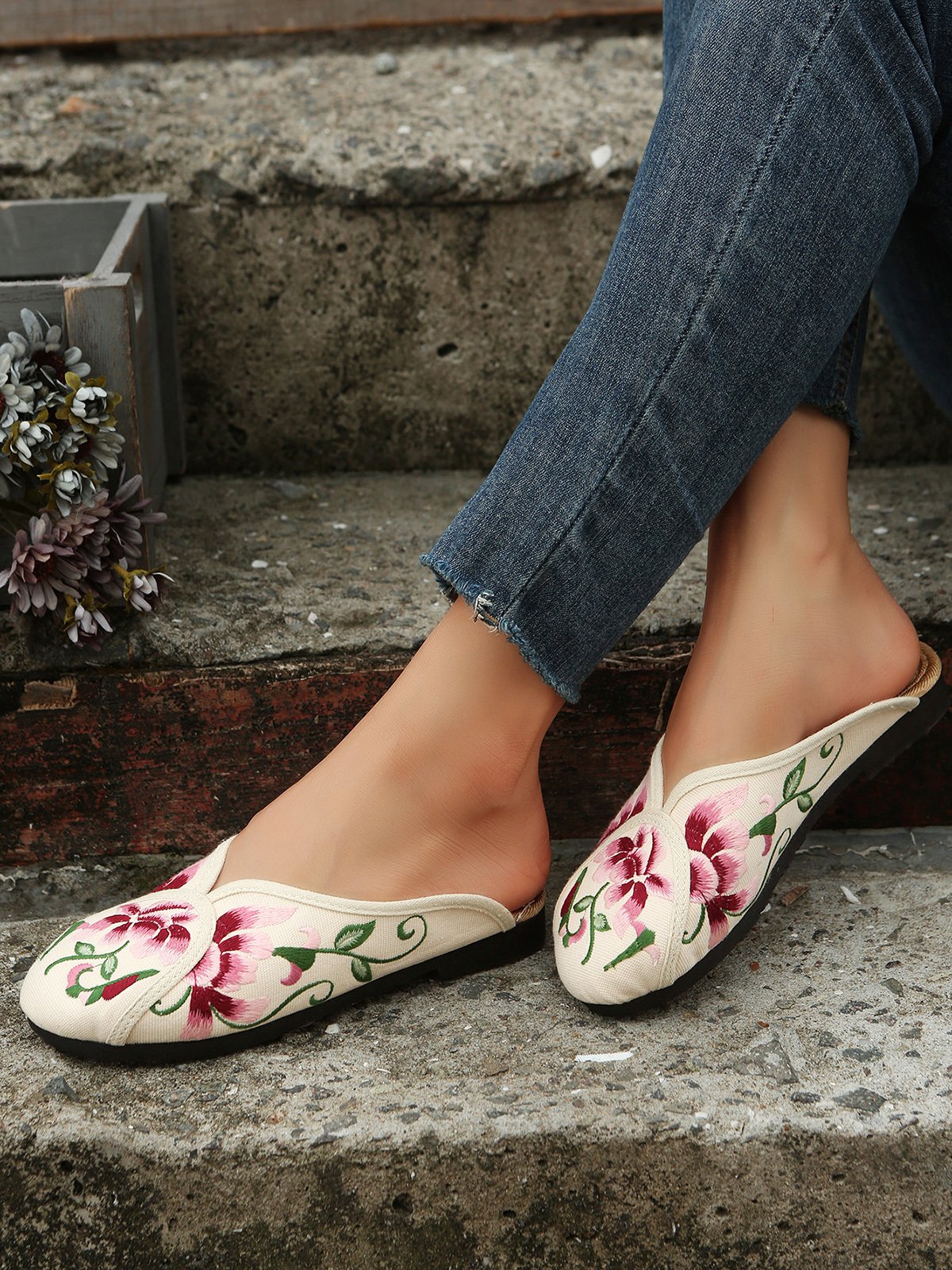 Boho Ethnic Floral Embroidery Mules