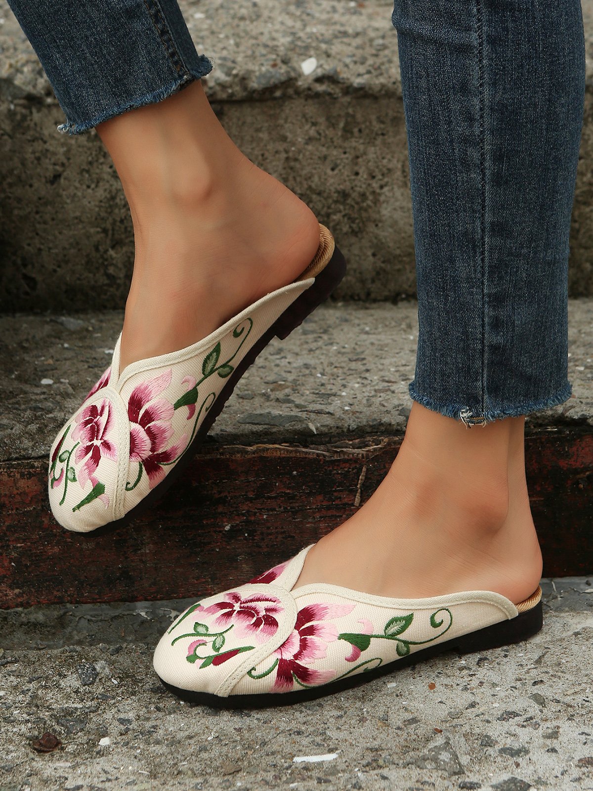Boho Ethnic Floral Embroidery Mules