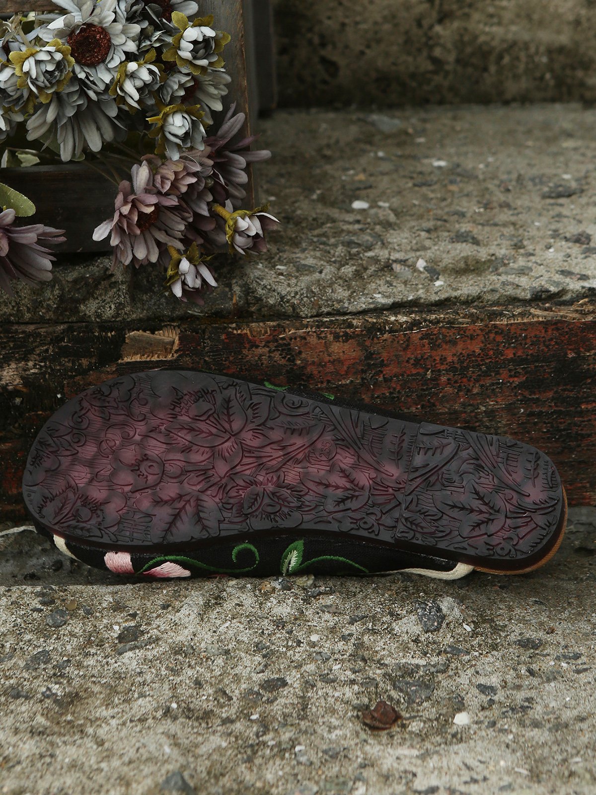 Boho Ethnic Floral Embroidery Mules