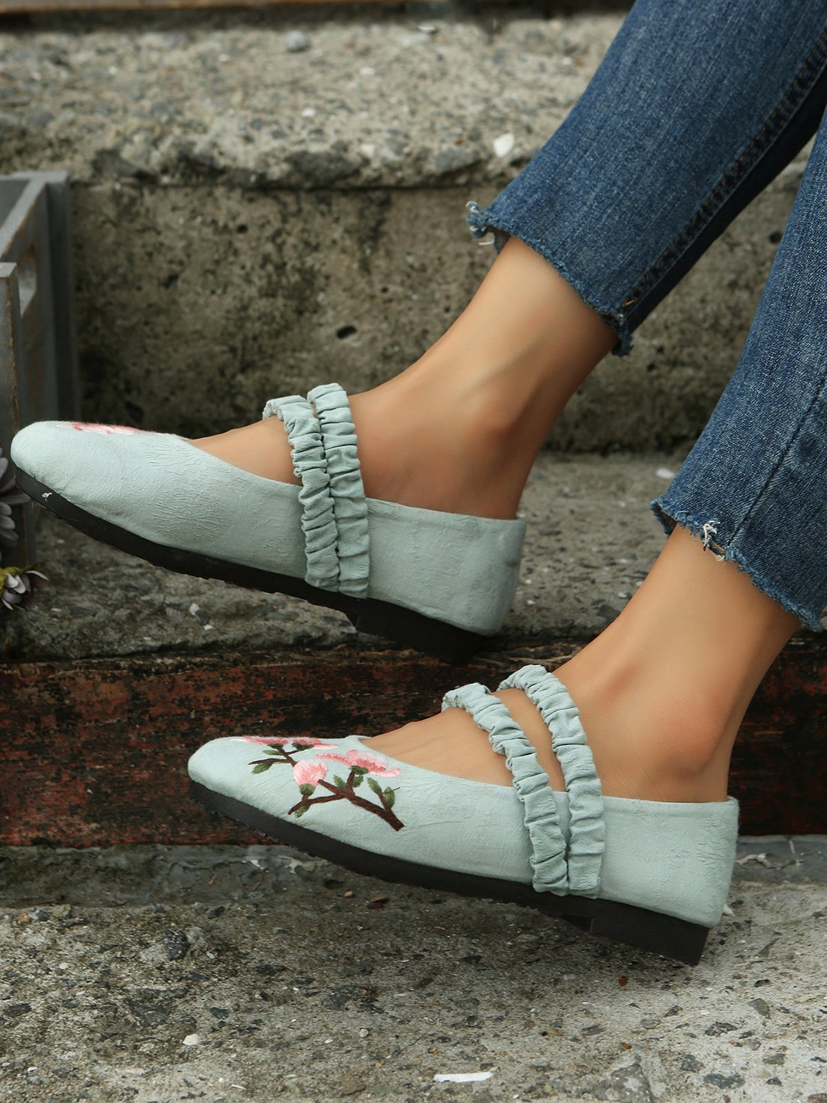 Bohemian Ethnic Floral Embroidery Linen Mary Jane Flats