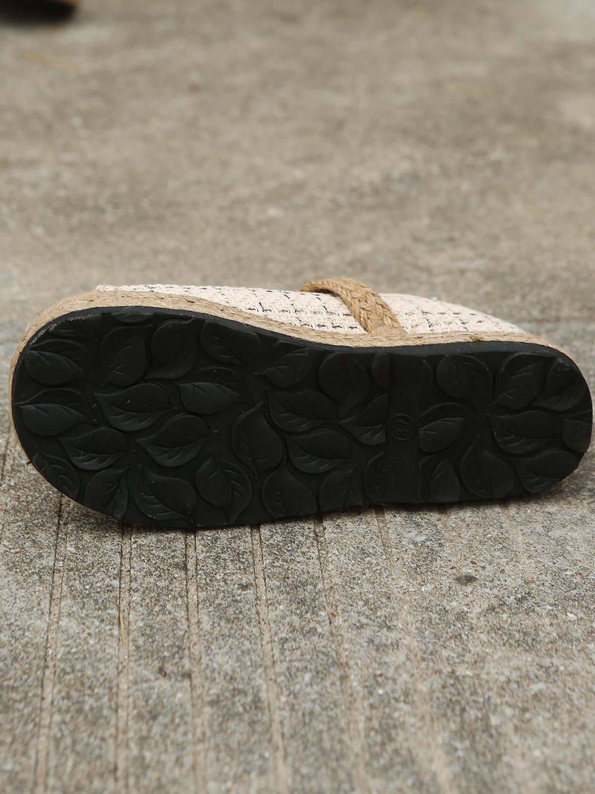 Bohemian Ethnic Style Plaid Straw Flats