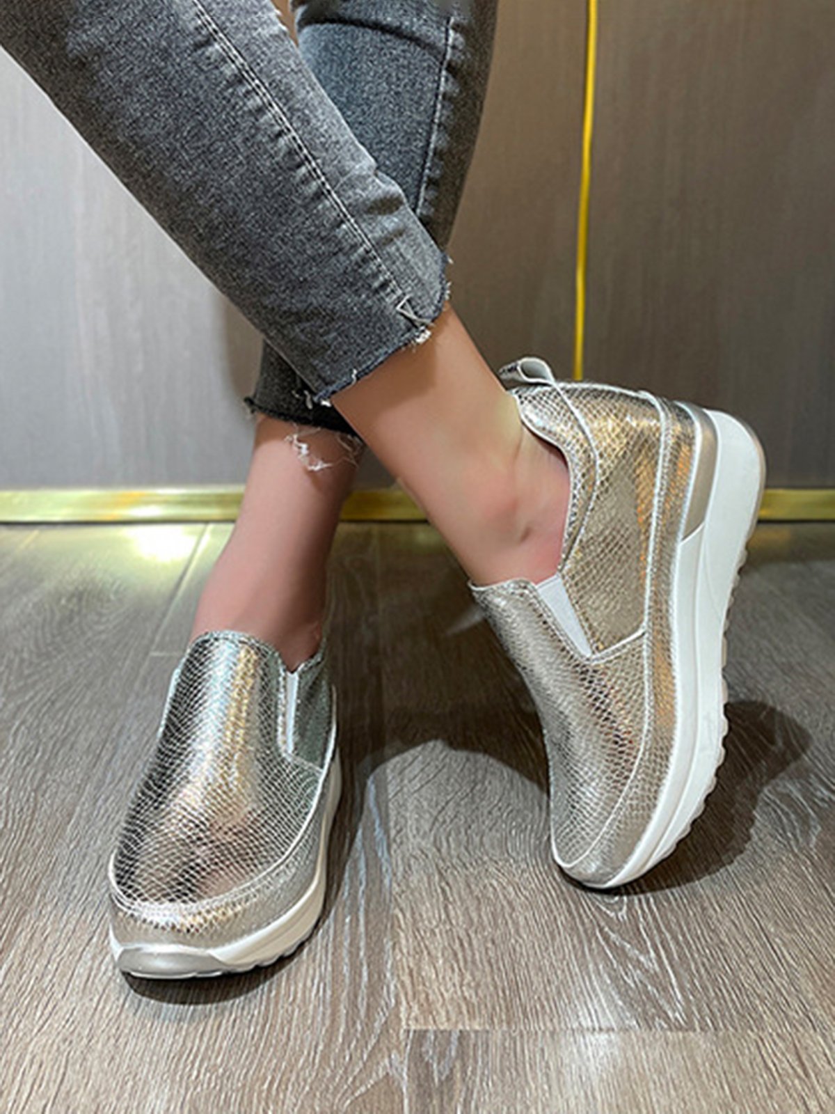 Glossy Slip-on Slip-on Inner Heightening Platform Wedge Sneakers