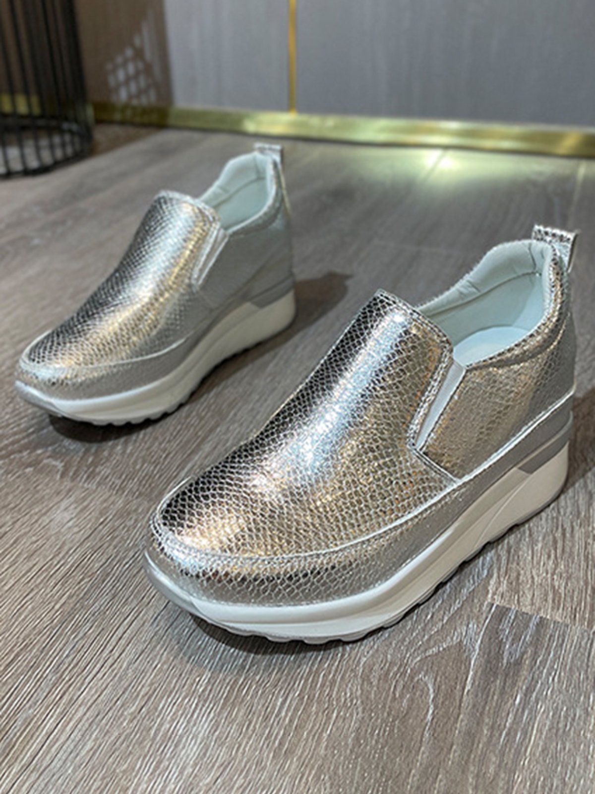 Glossy Slip-on Slip-on Inner Heightening Platform Wedge Sneakers