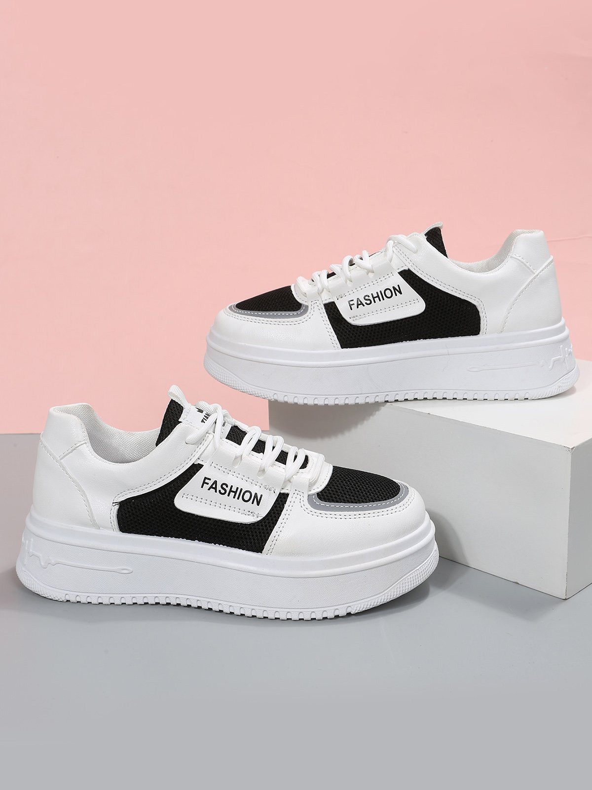 Fashion Contrast Panel Lightweight Round Toe Flats