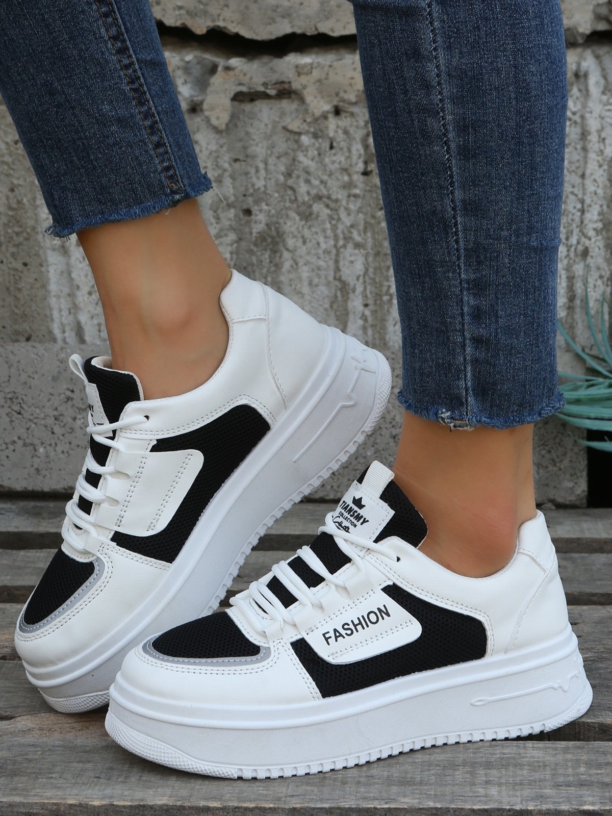 Fashion Contrast Panel Lightweight Round Toe Flats