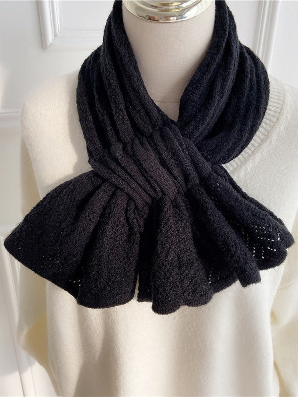 Crossover Scarf Cutout Floral Pattern Wool Knit Cropped Neck Bracer