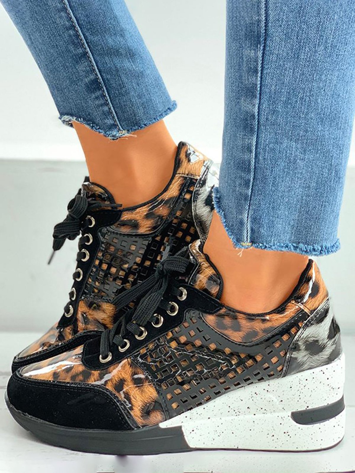 Leopard Gold Solid Color Cutout Mesh Casual Sneakers