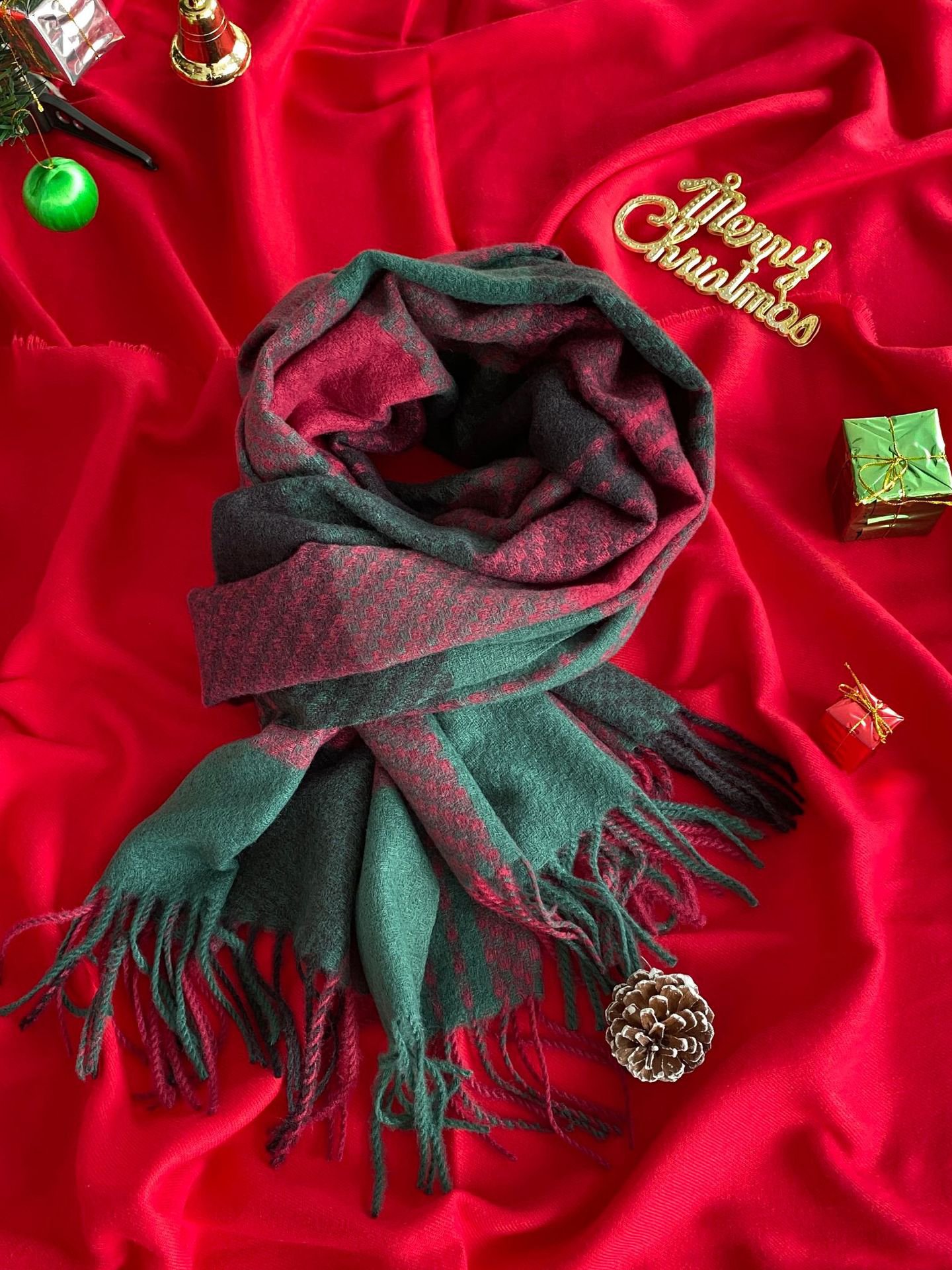 Christmas Red and Green Plaid Pattern Contrasting Cashmere Scarf Festive Party Scarf Autumn Winter Warmth