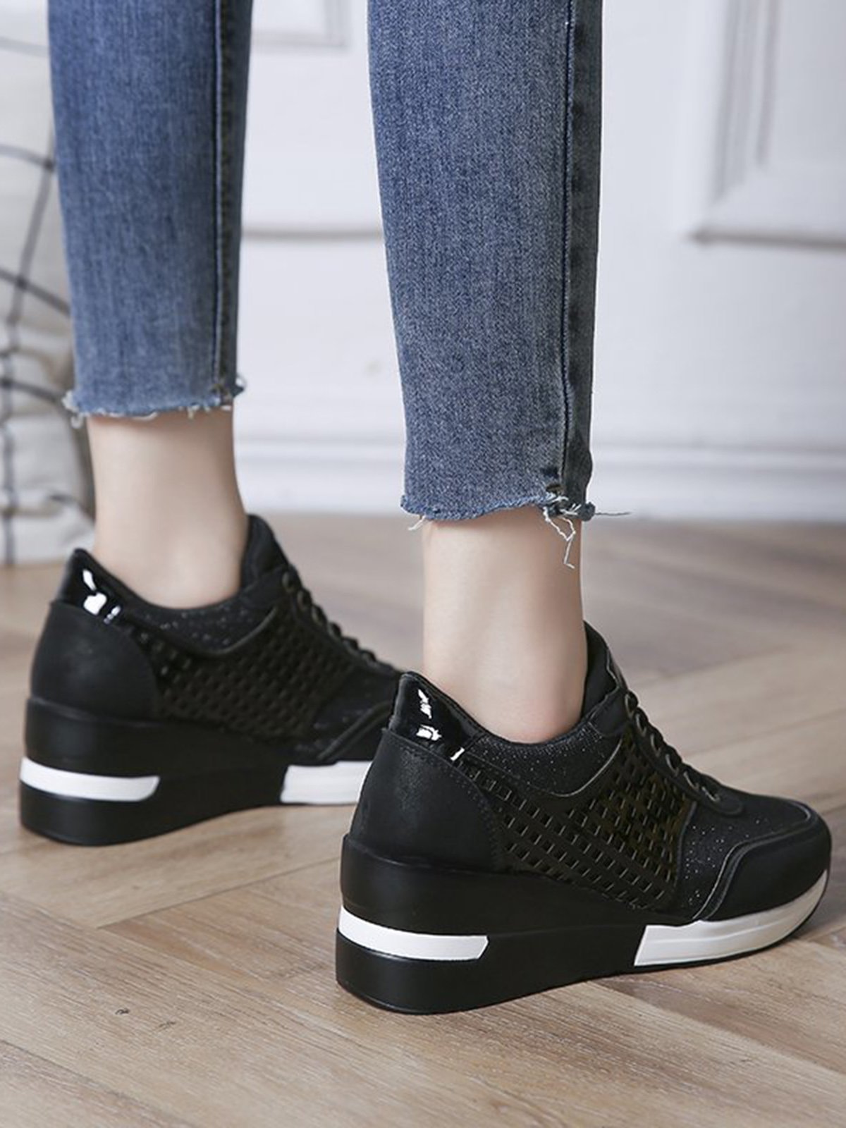 Leopard Gold Solid Color Cutout Mesh Casual Sneakers