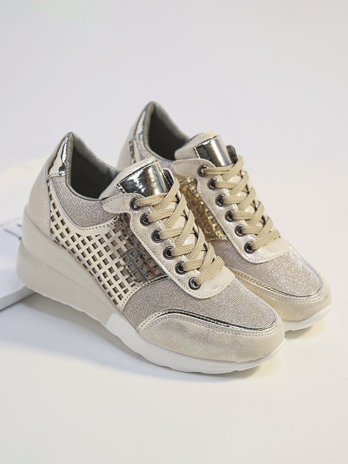Leopard Gold Solid Color Cutout Mesh Casual Sneakers