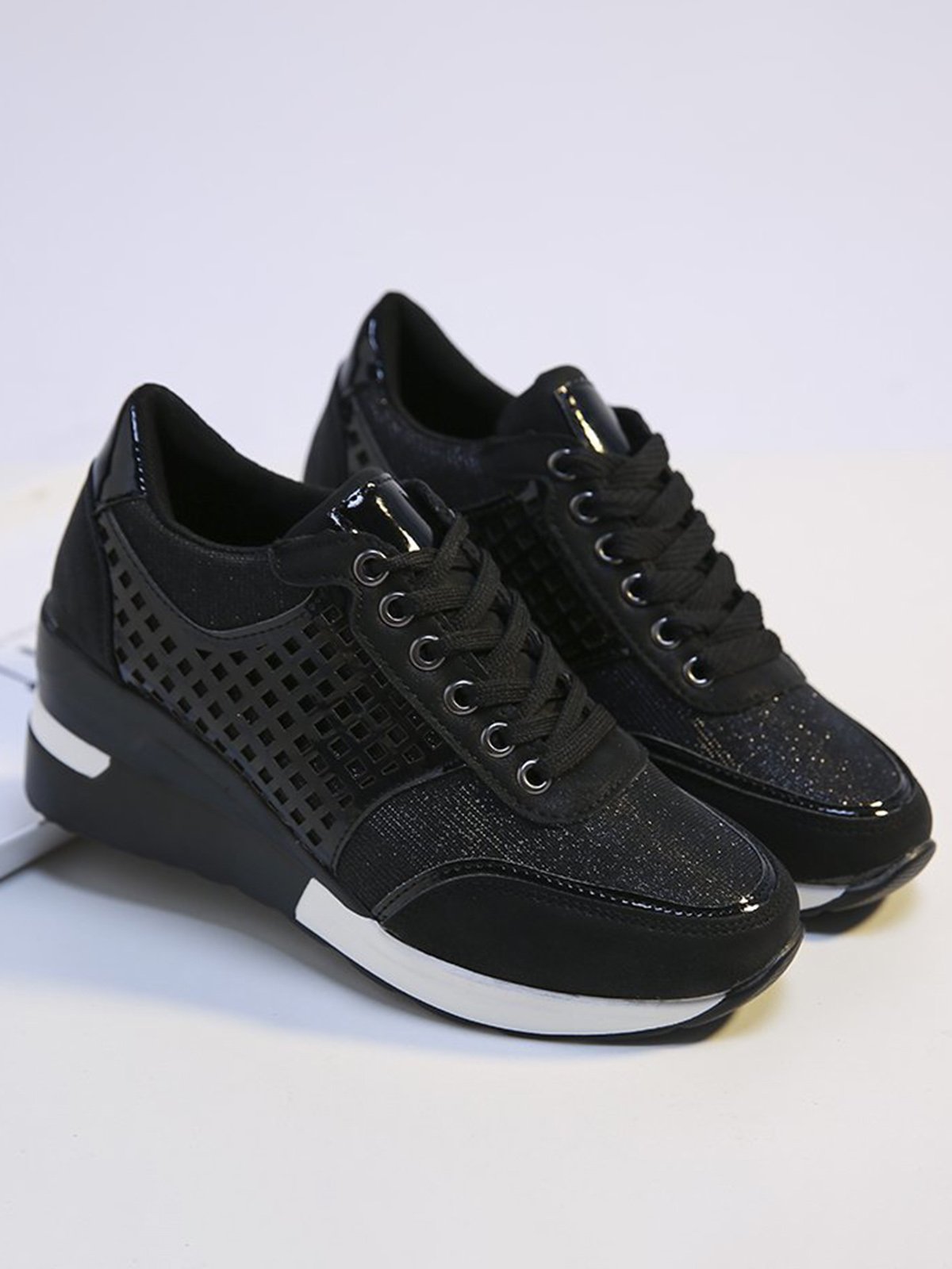 Leopard Gold Solid Color Cutout Mesh Casual Sneakers
