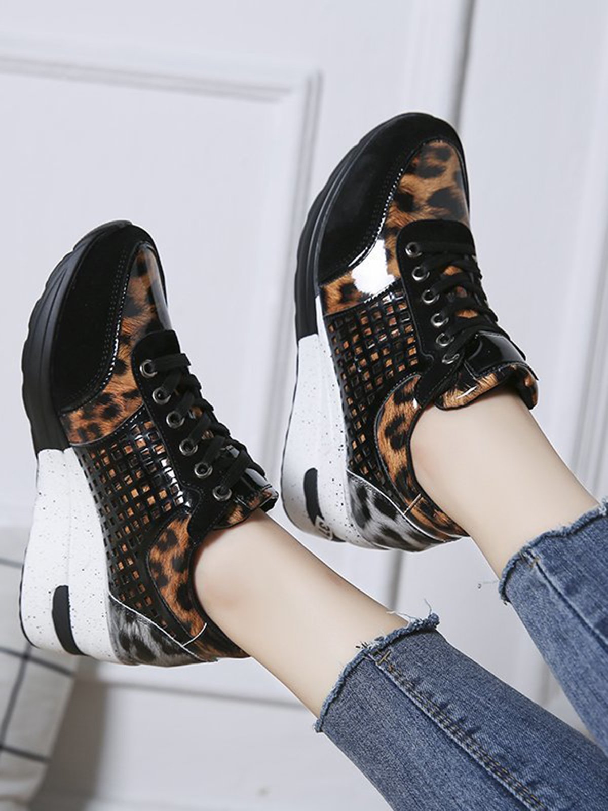 Leopard Gold Solid Color Cutout Mesh Casual Sneakers