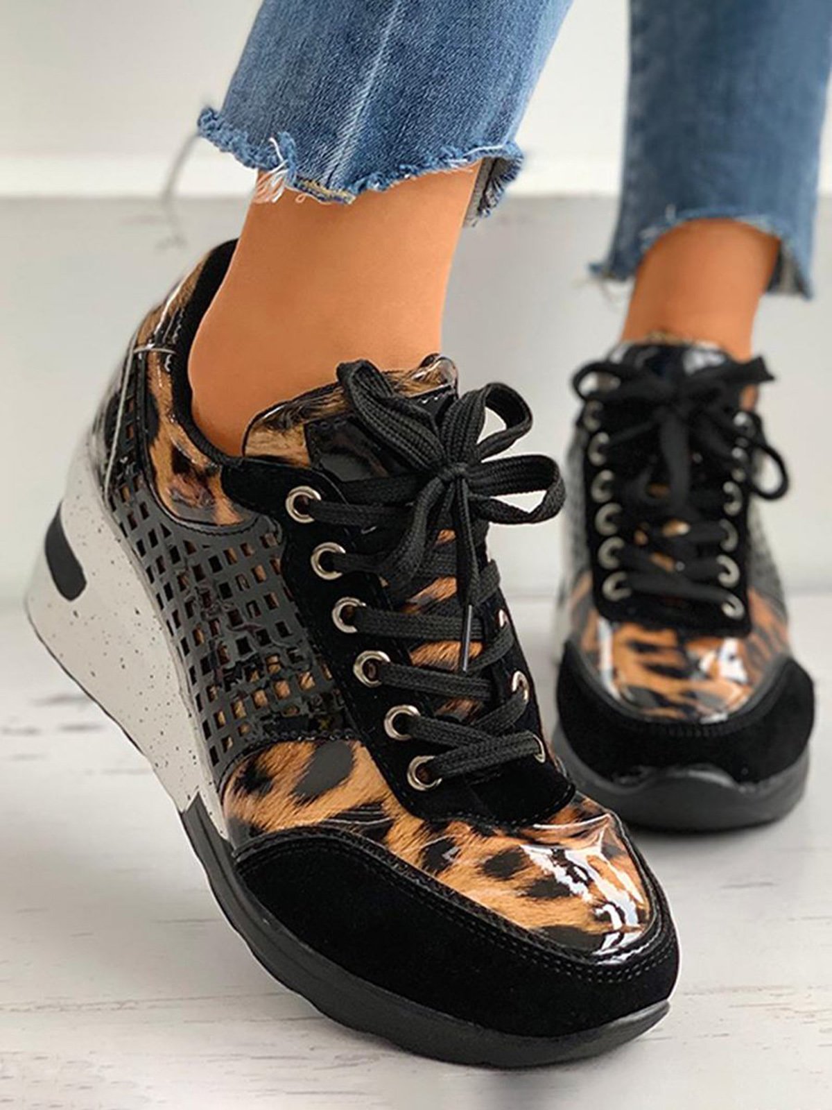 Leopard Gold Solid Color Cutout Mesh Casual Sneakers