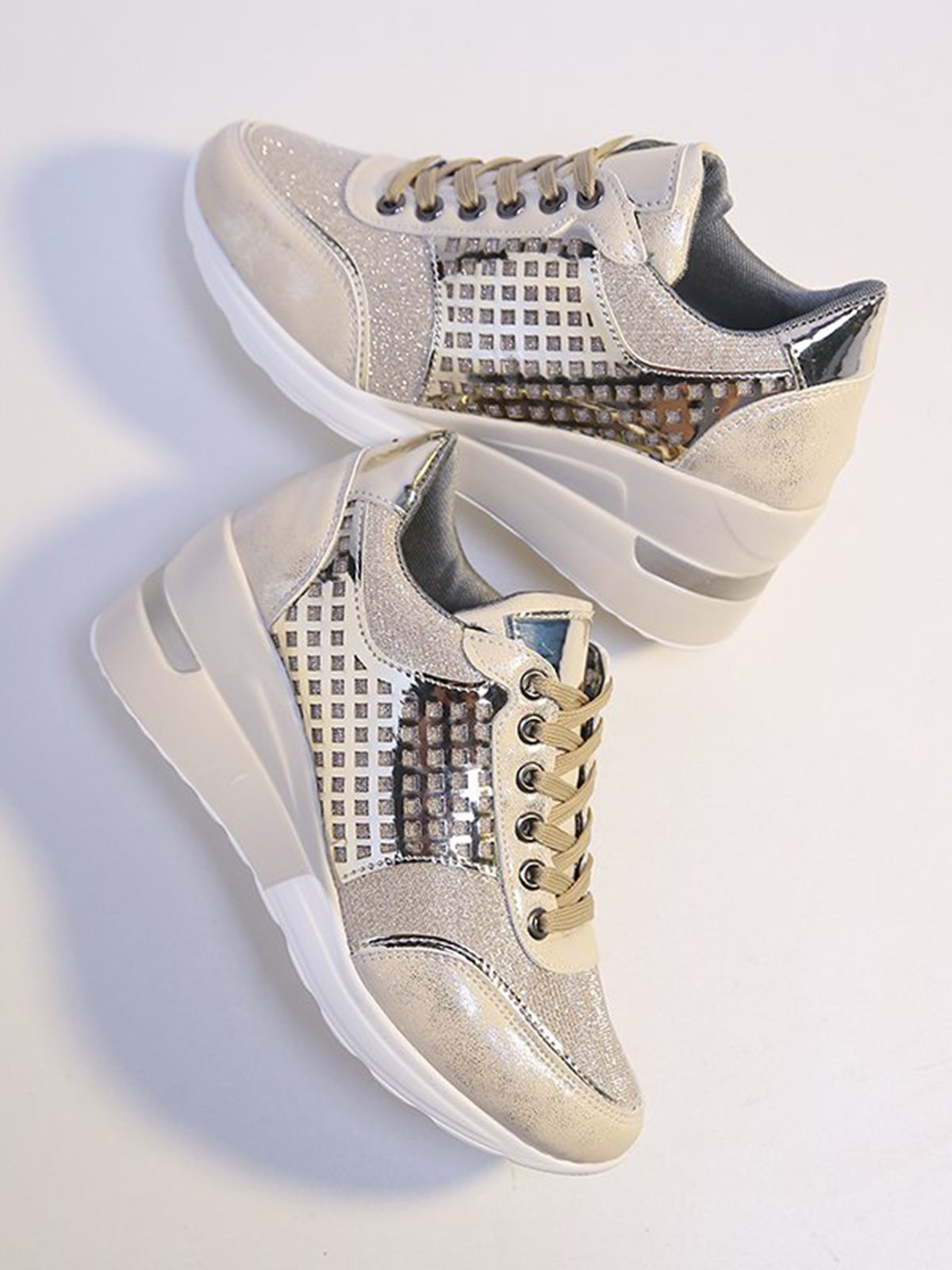 Leopard Gold Solid Color Cutout Mesh Casual Sneakers