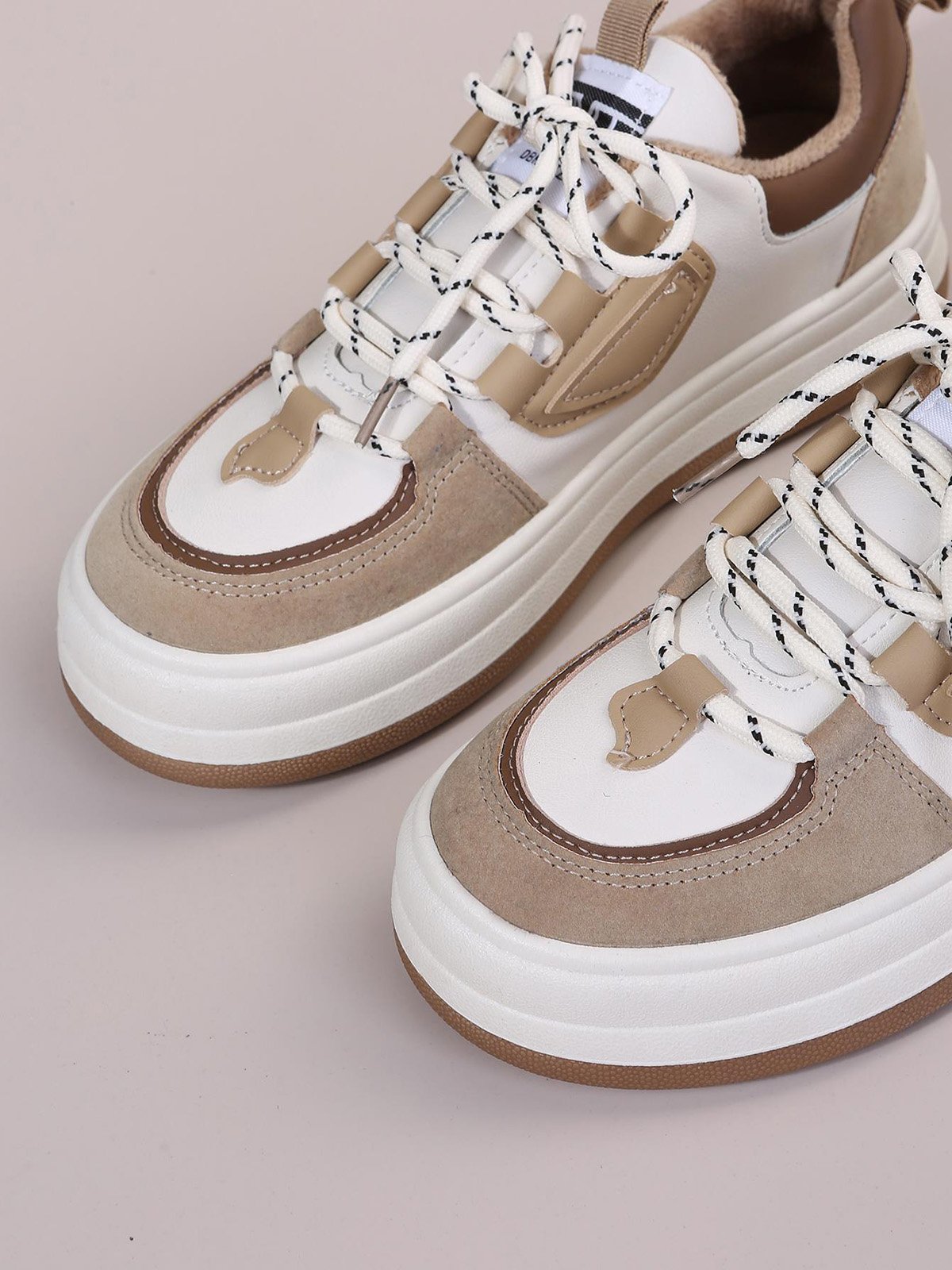 Color Block Warm Lined Sneakers