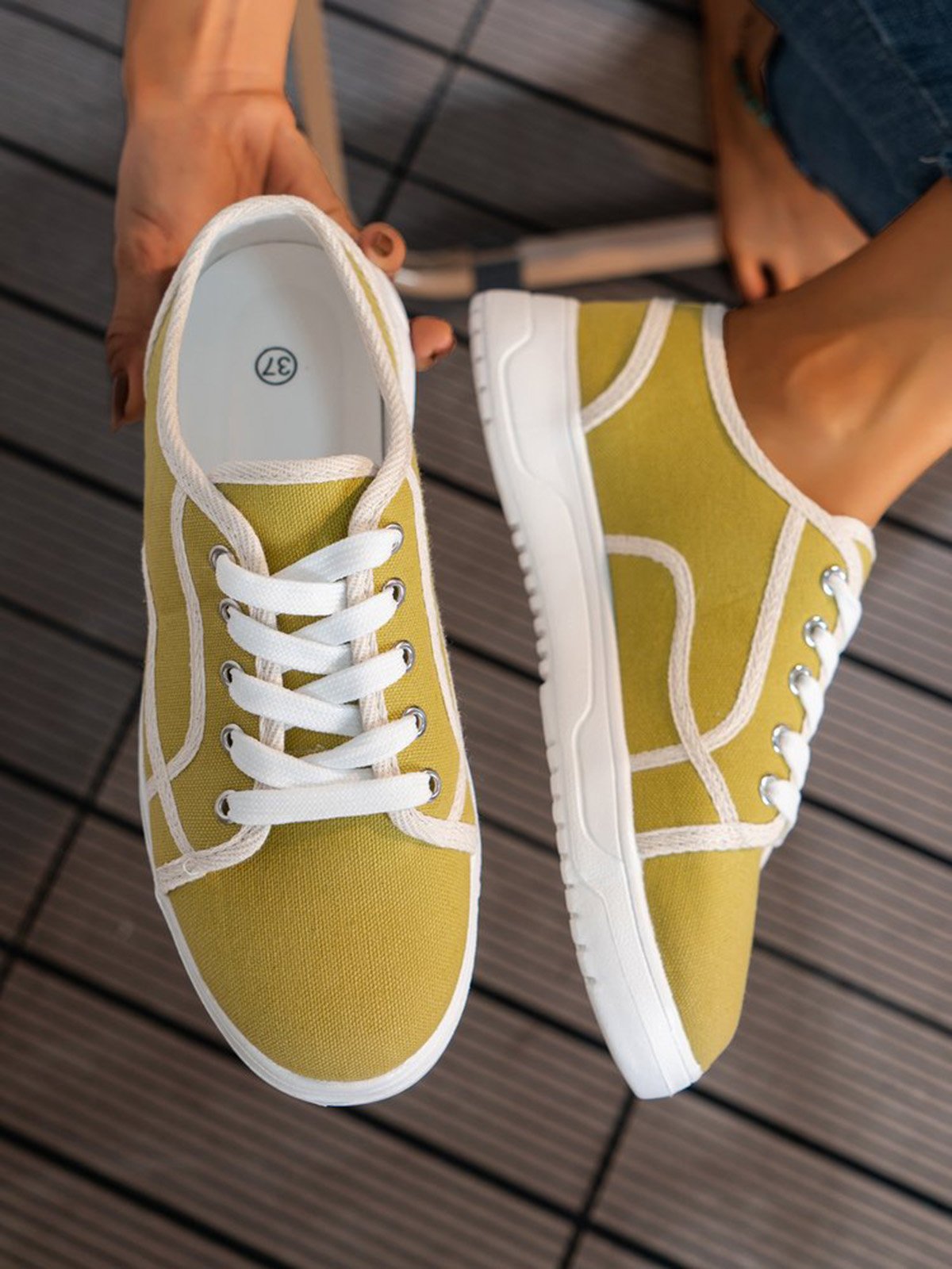 Plus Size Split Joint Canvas Sneakers