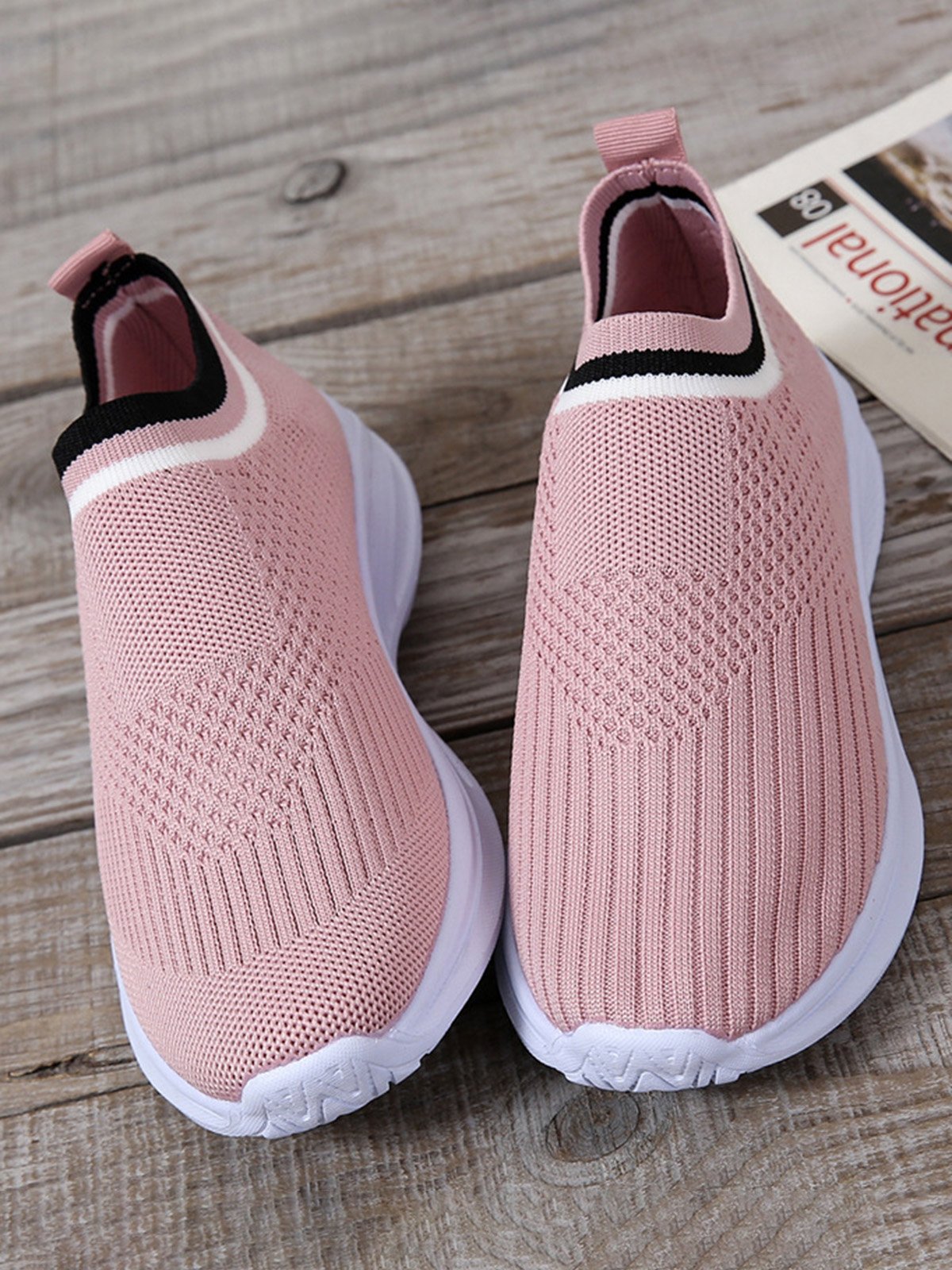 Plus Size Mesh Fabric Sneakers