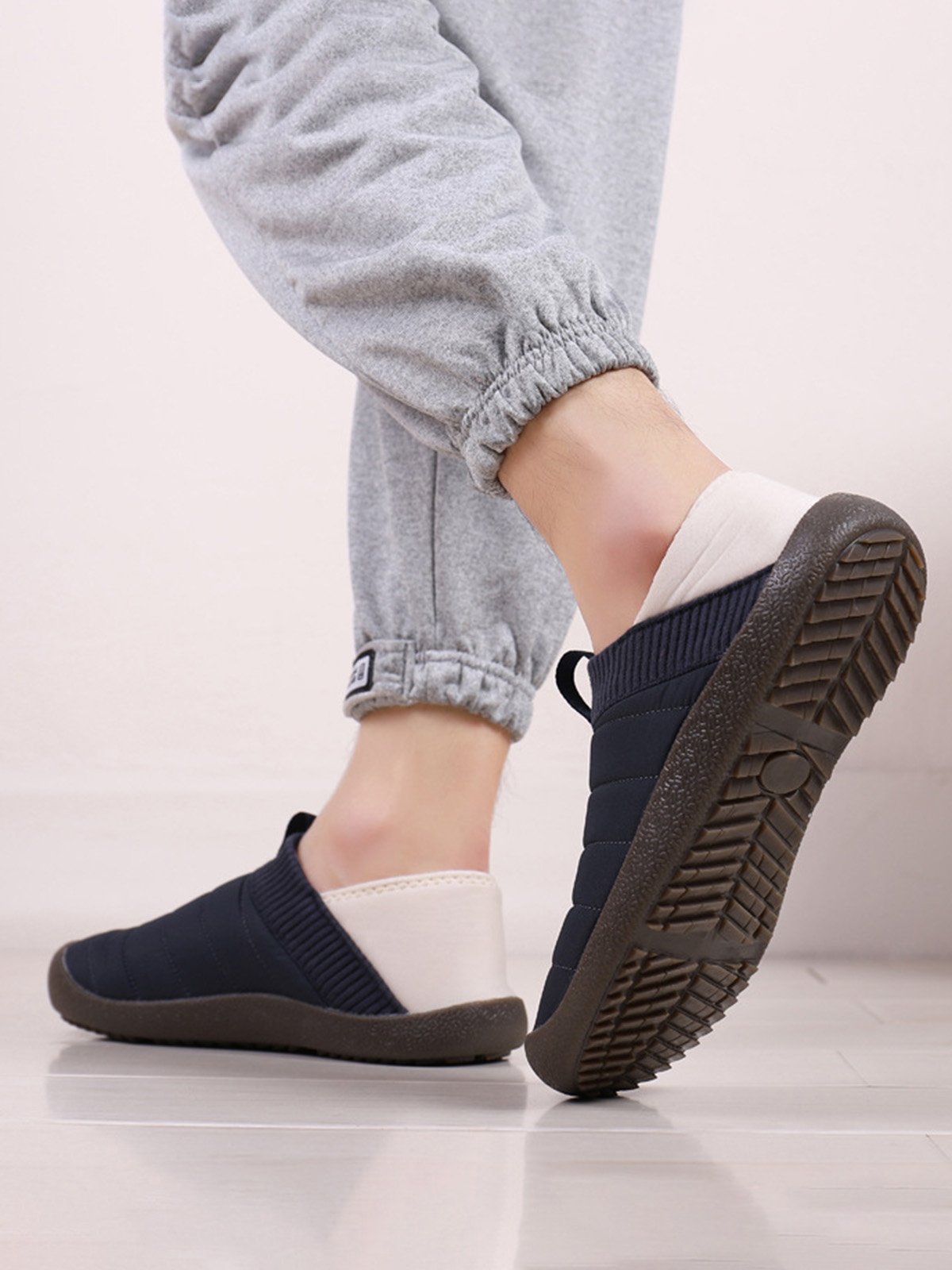 Plus Size Unisex Warm Embossed Slip On Flat Shoes