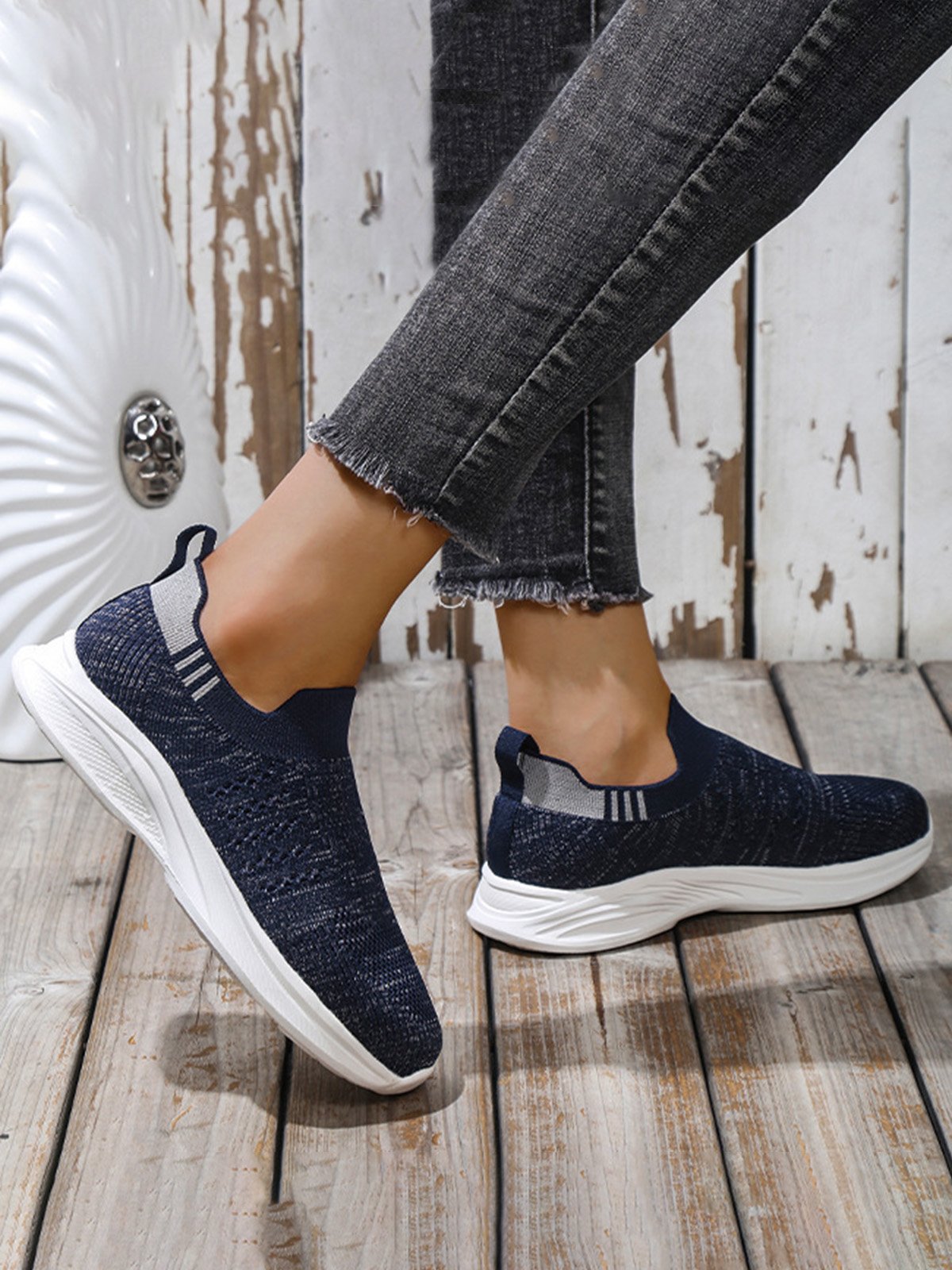 Plus Size Breathable Mesh Fabric Slip On Sneakers