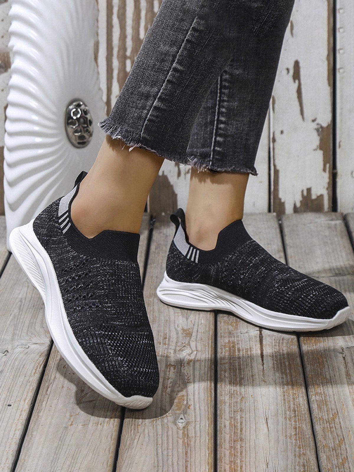 Plus Size Breathable Mesh Fabric Slip On Sneakers