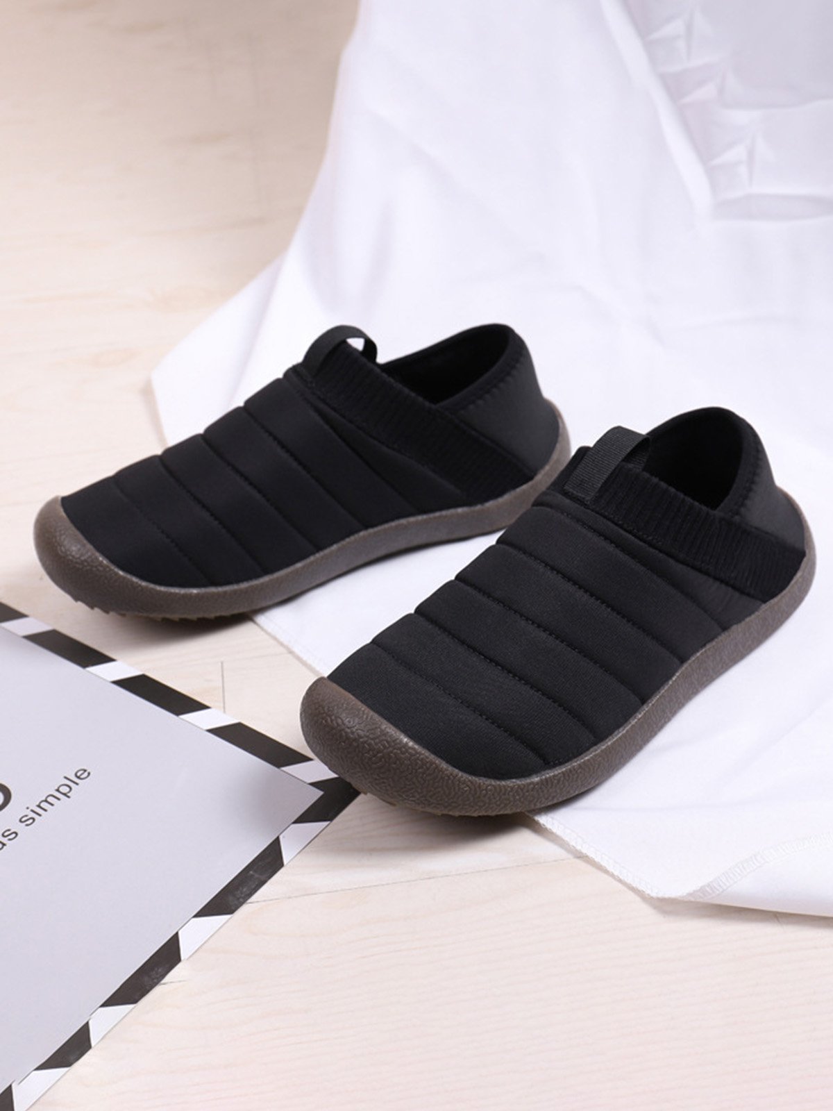 Plus Size Unisex Warm Embossed Slip On Flat Shoes