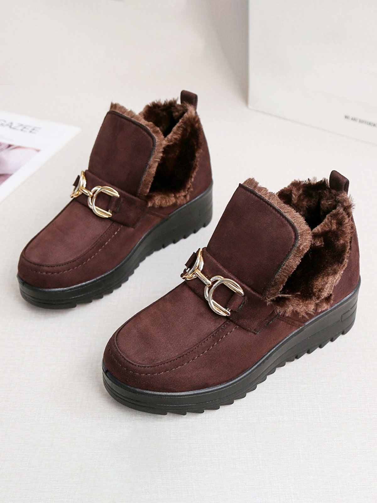 Women's Metal Decoration Warm Lined Slip On Snow Boots