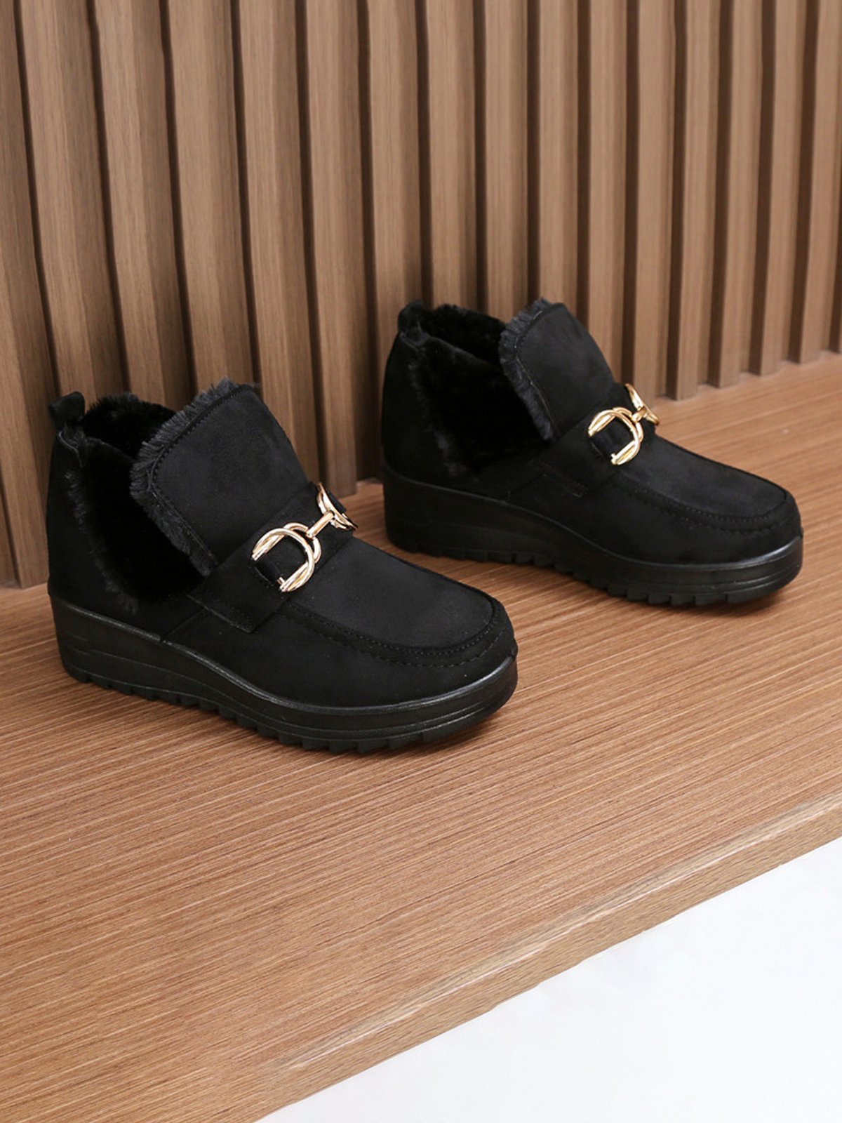 Women's Metal Decoration Warm Lined Slip On Snow Boots