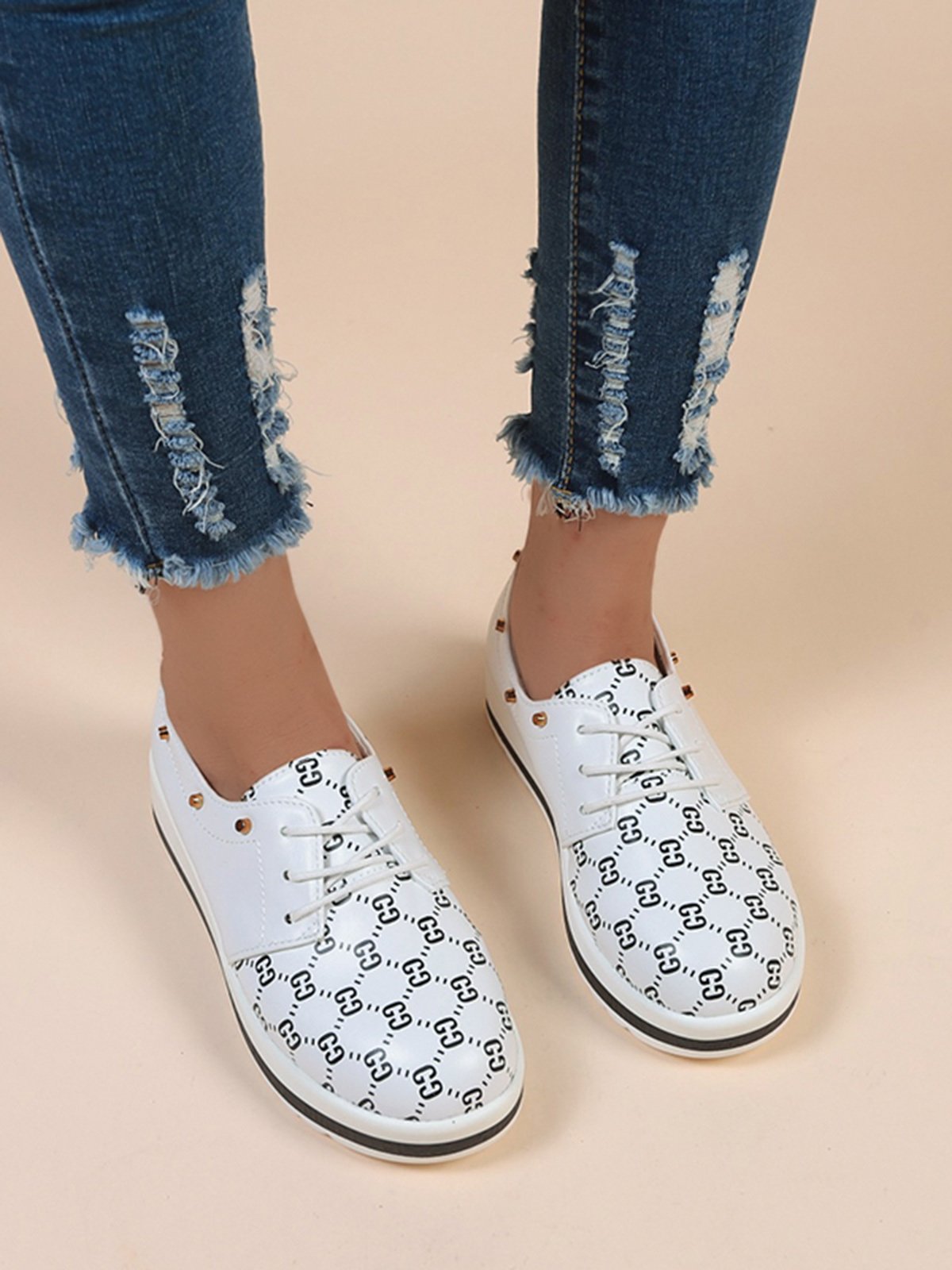 Classic Old Flower Abstract Graphic Studded Lace-up Shoes