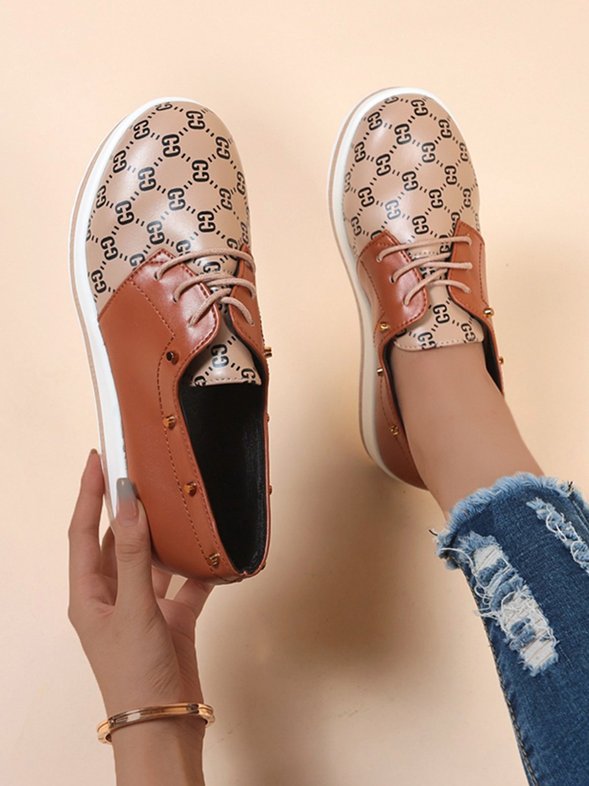 Classic Old Flower Abstract Graphic Studded Lace-up Shoes