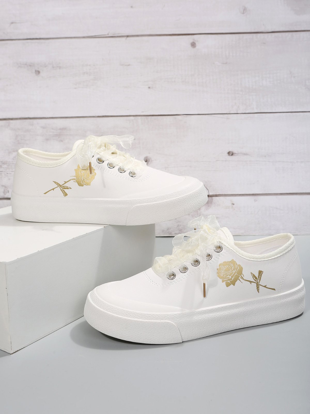 Women's Rose Printing Lace-Up Flat Sneakers